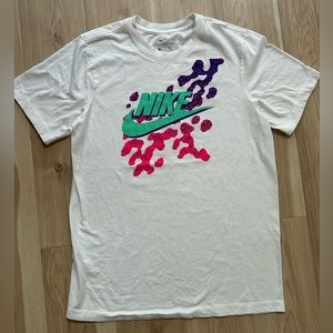 Nike T-Shirt Spell Out Multicolour Big Logo White Size Men’s Small